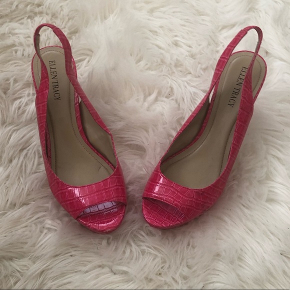 Pink Pumps - Picture 2 of 4
